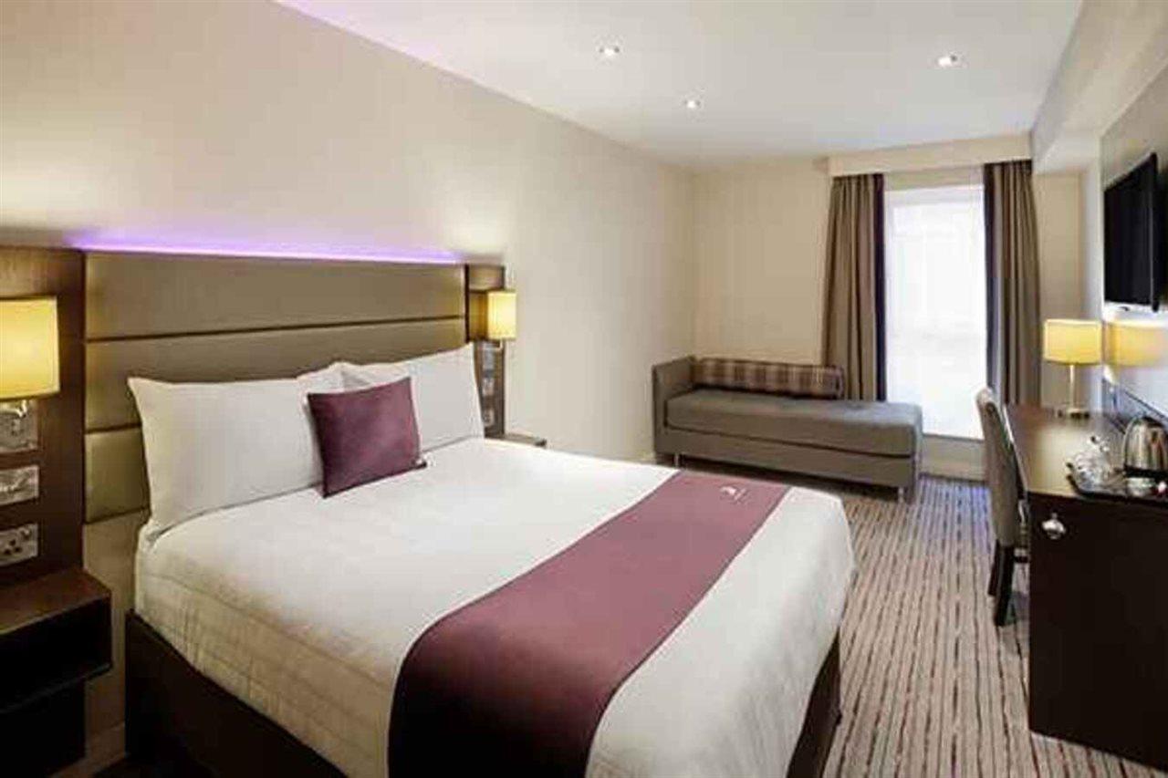 Premier Inn Peterborough City Centre Exterior foto