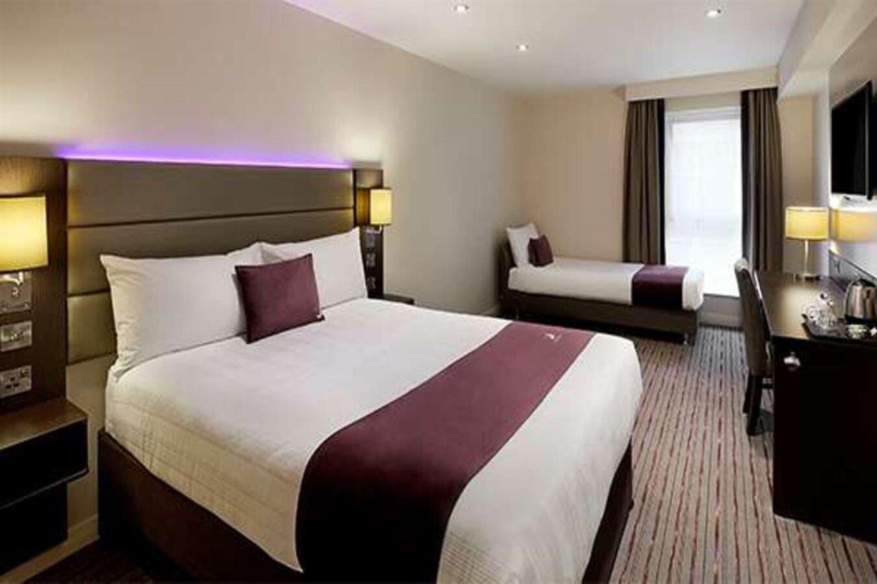 Premier Inn Peterborough City Centre Exterior foto