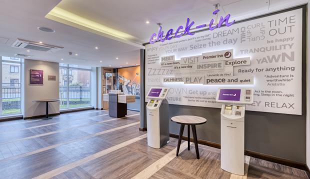 Premier Inn Peterborough City Centre Exterior foto